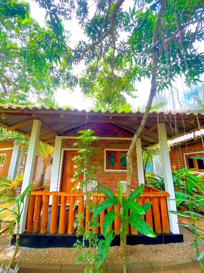 Isuru Cabanas And Restaurant Tangalle Exteriér fotografie